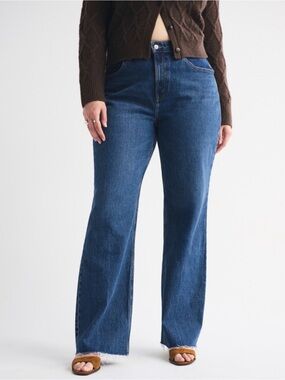 Abercrombie & Fitch Curve Love High Rise 90s Relaxed Raw Hem Jean